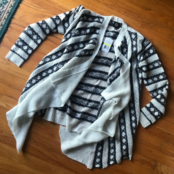 bobeau Sweaters - New Bobeau Sweater size M